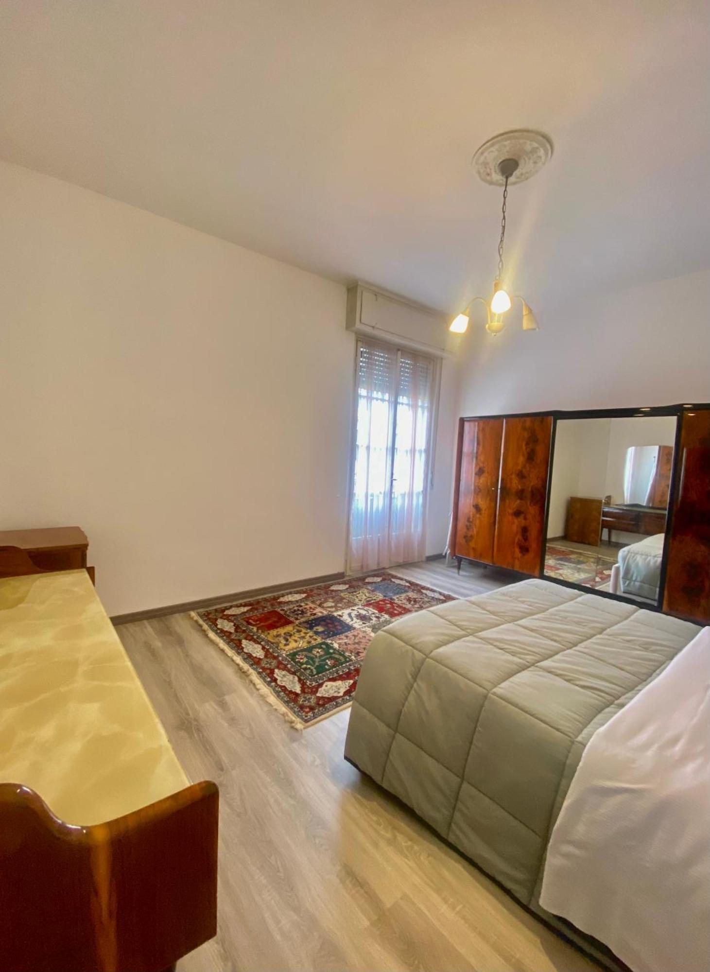 Casa Sara Como Lake Parcheggio Interno Privato Cernobbio Exterior foto